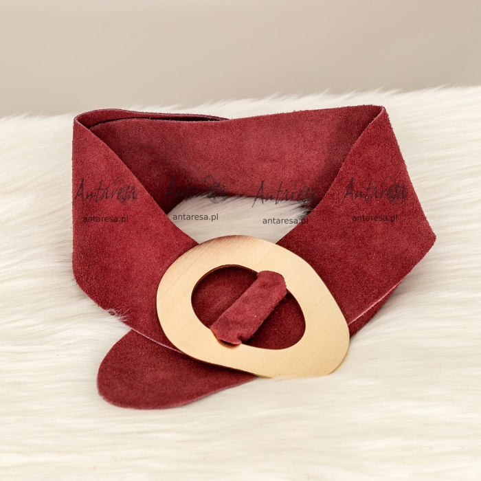 Szeroki pasek ze skóry zamszowej z ozdobną złotą klamrą tango