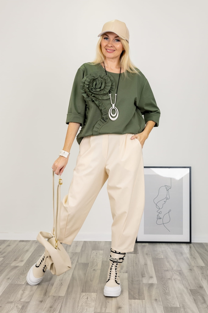 Spodnie z kieszonkami i zakładkami o kroju baloon Modica beżowe jasne