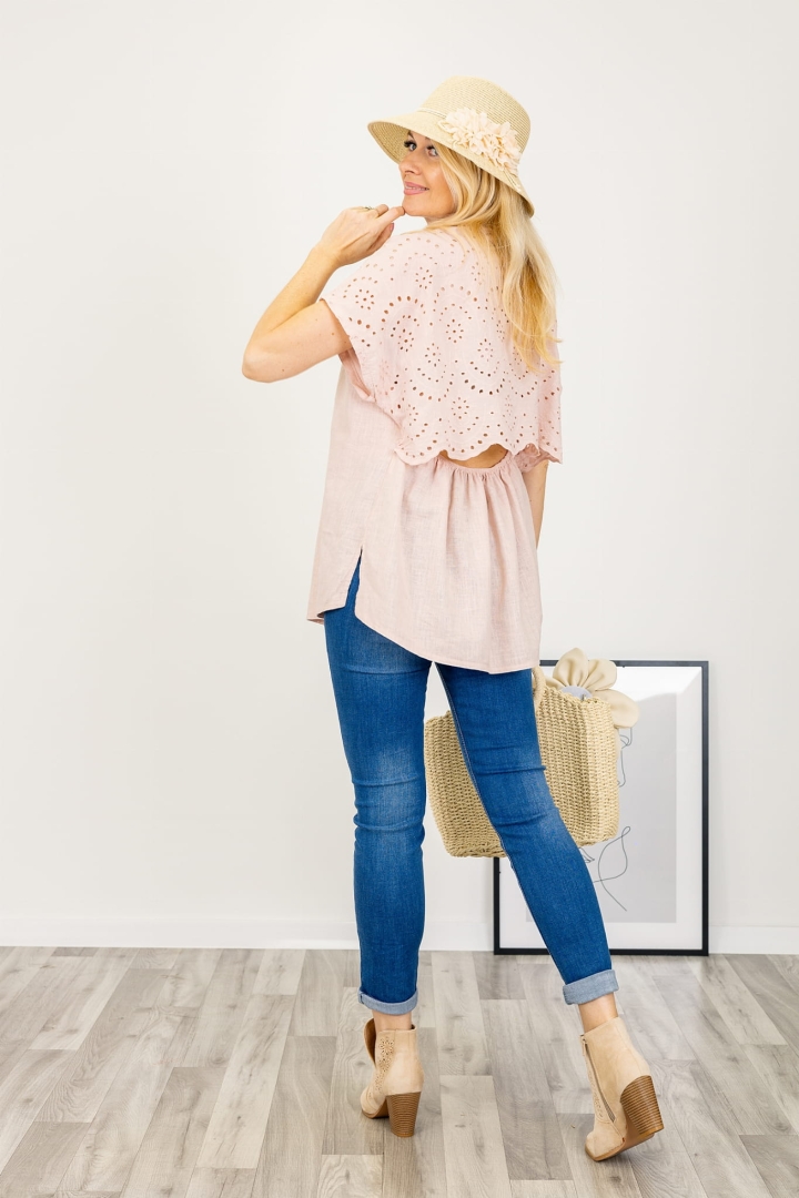 Koszula Venialboa ażurowa pudrowo różowa z rozcięciem na plecach lniana