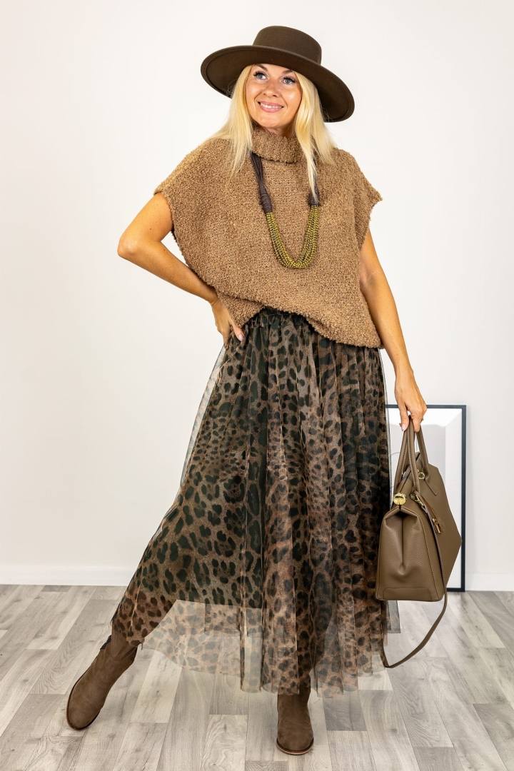 Golf damski oversize camelowy, dzianinowy, bez rękawków – model Buccinascoa