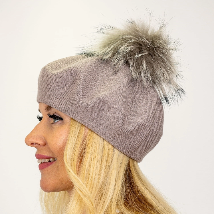 Czapka beret z futerkowym odpinanym pomponem fango