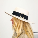 Kapelusz flauszowy z cyrkoniami Uccea beżowy jasny