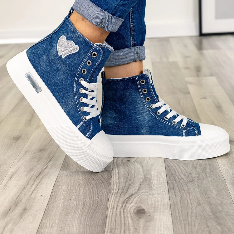 Wysokie trampki sznurowane z aplikacja serduszka Caioloa ciemny jeans