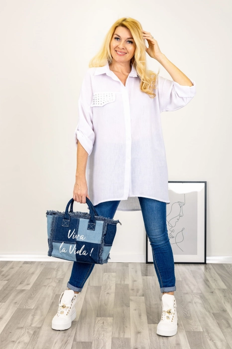 Oversizowa koszula Varedoa z ozdobną patką i podpinanymi rękawami biała