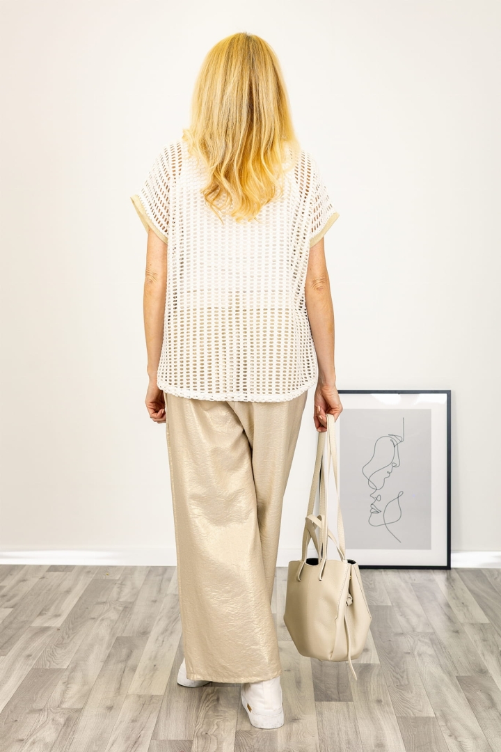 Bluzka z krótkim rękawem Baricella ecru ażurowa ze złotymi detalami