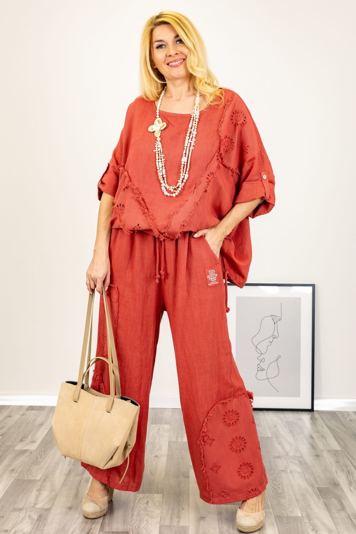 Lniane spodnie wide leg Mossanoa strzępione wstawki z ażurowymi kwiatkami róż indyjski