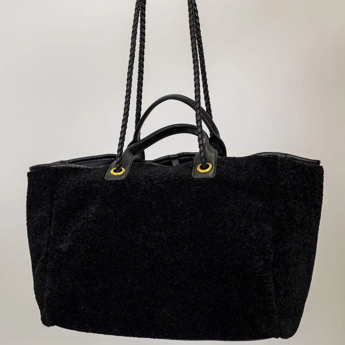 Czarny shopper Sabioletta, pluszowe futerko. Pojemna torba na ramię, miejska.