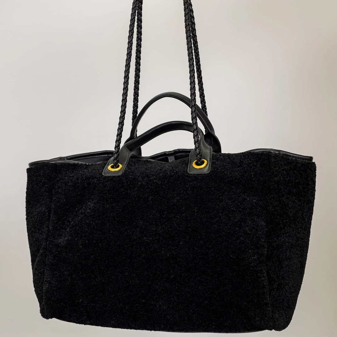 Torba miejska Sabioletta, czarna, bez przegródek. Modna czarna shopperka na ramię