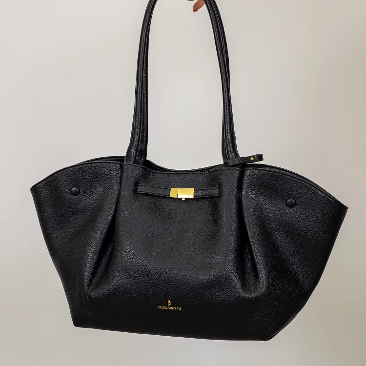 Czarna torebka shopper Loanoa. Duża torba A4 z eko skóry.