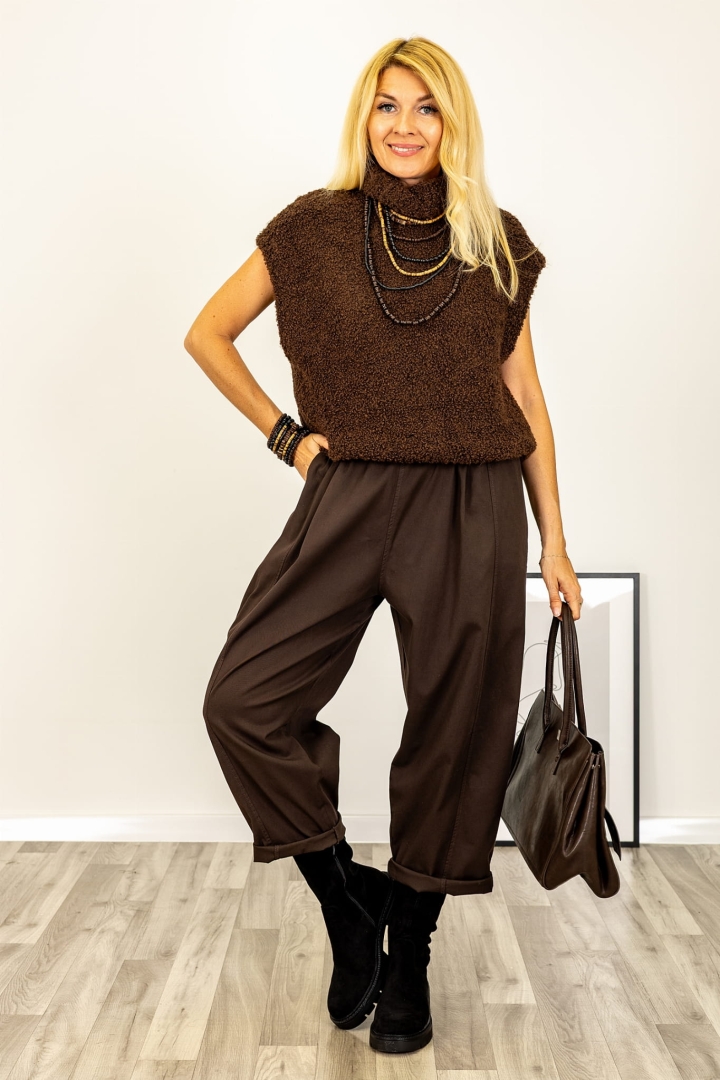 Ciepły golf oversize. Brązowy sweter z dzianiny na jesień. Luźny golf damski.