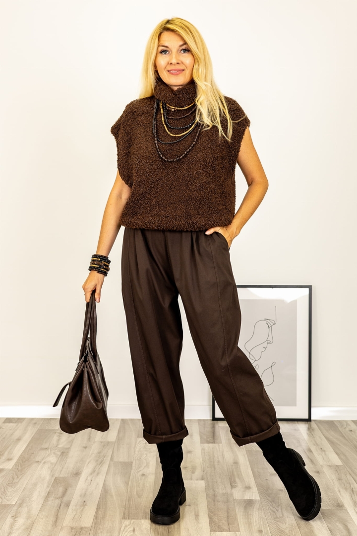 Golf damski Casalromanoa. Brązowy, ciepły sweter na co dzień.