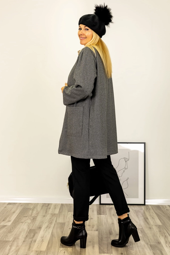 Stylowy płaszcz Ceregnanoa szary krótki z paskiem do wiązania w fasonie codziennym Antaresa.