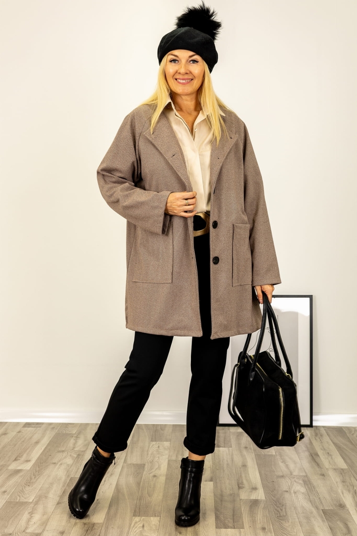 Płaszcz krótki Ceregnanoa beżowy ciemny w jodełkę z paskiem i kieszeniami w stylu eleganckim Antaresa.