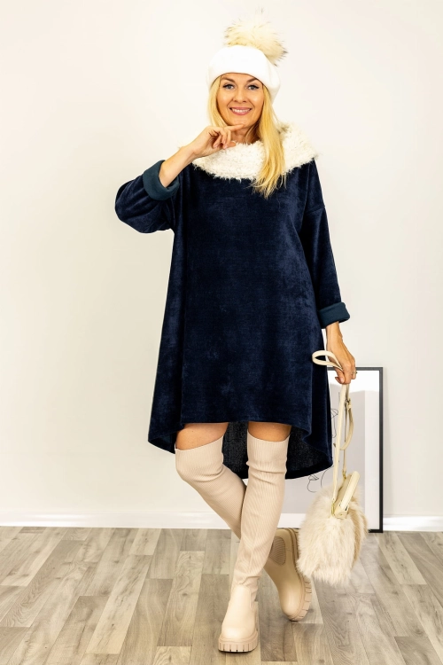Modna sukienka Tolloa granatowa ocieplana oversize w zimowym stylu