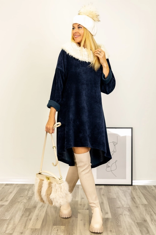 Elegancka sukienka Tolloa granatowa zimowa welurowa oversize z barankiem