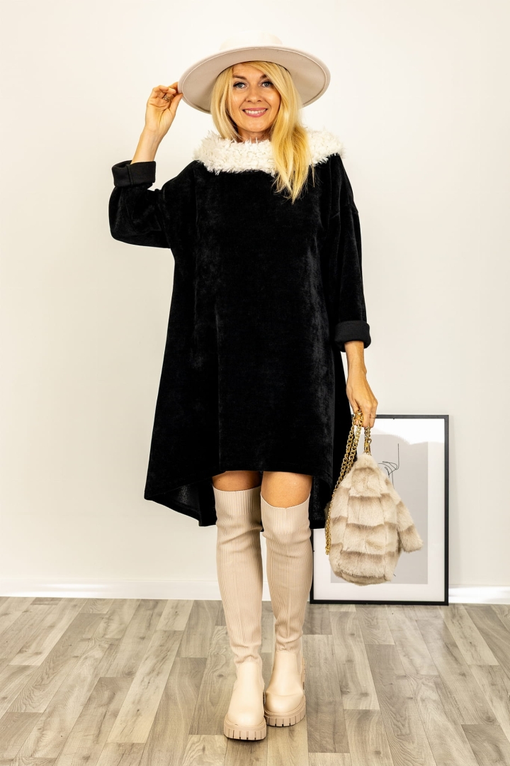 Sukienka Tolloa czarna oversize ocieplana śnieżynka z kołnierzem barankiem