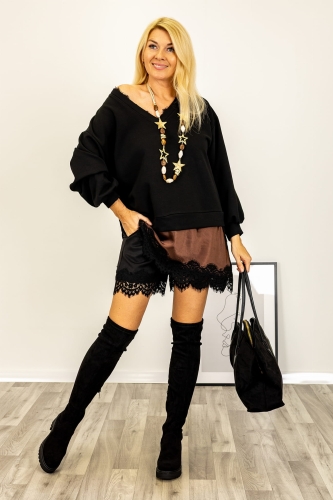 Modna czarna bluza damska oversize z brązową wstawką i koronką, idealna na jesień