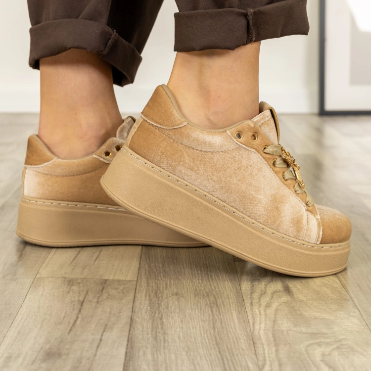 Sneakersy Pianobattaglia beżowe na platformie z rozgwiazdą w elegancko-casualowym stylu