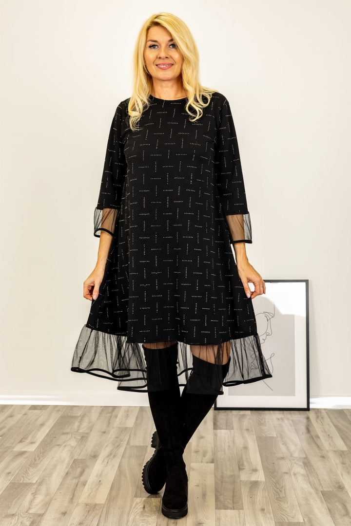 Czarna rozkloszowana sukienka midi z tiulem i poprzecznymi dżetami.