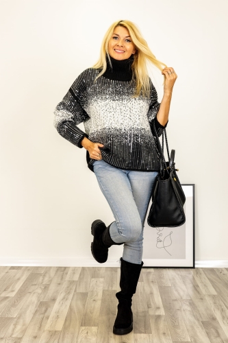 Czarny sweter z golfem oversize z subtelnym połyskiem i efektem ombre.