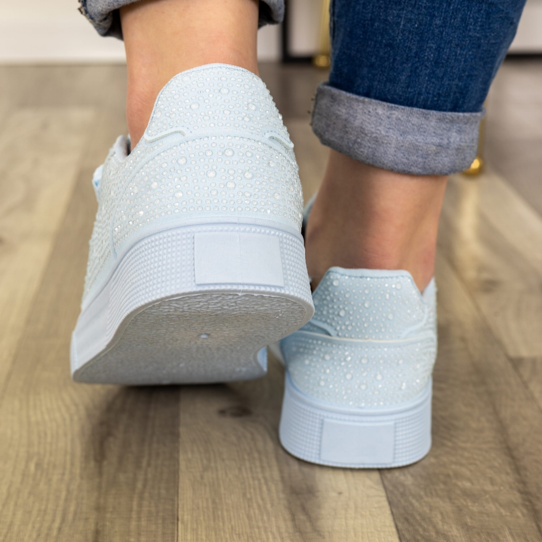 Sneakersy Piobesi błękitne do codziennych stylizacji z komfortową płaską podeszwą