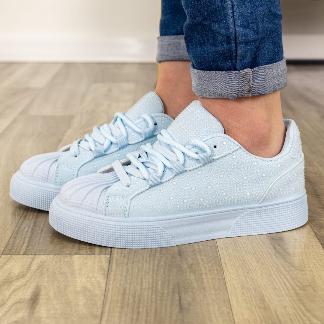 Błękitne sneakersy Piobesi damskie z ozdobnym tłoczeniem na przodzie i drobnymi cyrkoniami