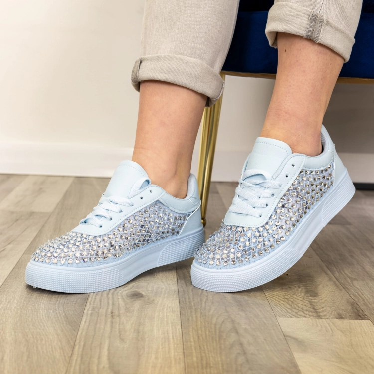 Sneakersy Poirino w kolorze błękitnym z dekoracyjnymi cyrkoniami i masywną podeszwą