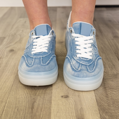 Sneakersy jeansowe Garzigliana błękitne jasne na grubej gumowej podeszwie Antaresa