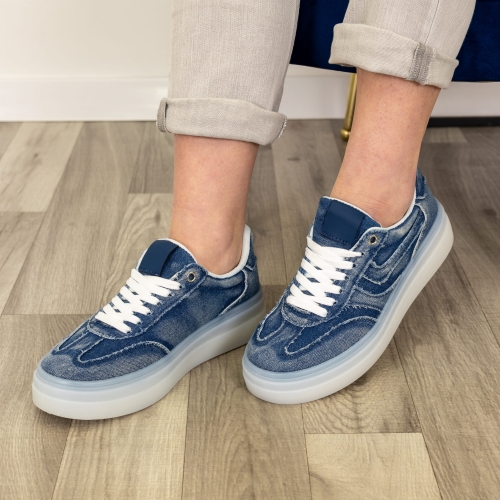 Jeansowe ciemne sneakersy Garzigliana z masywną gumową podeszwą Antaresa