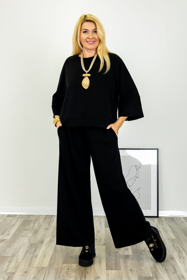 bluzka damska Sannita czarna z miękkiego elastycznego materiału masełko