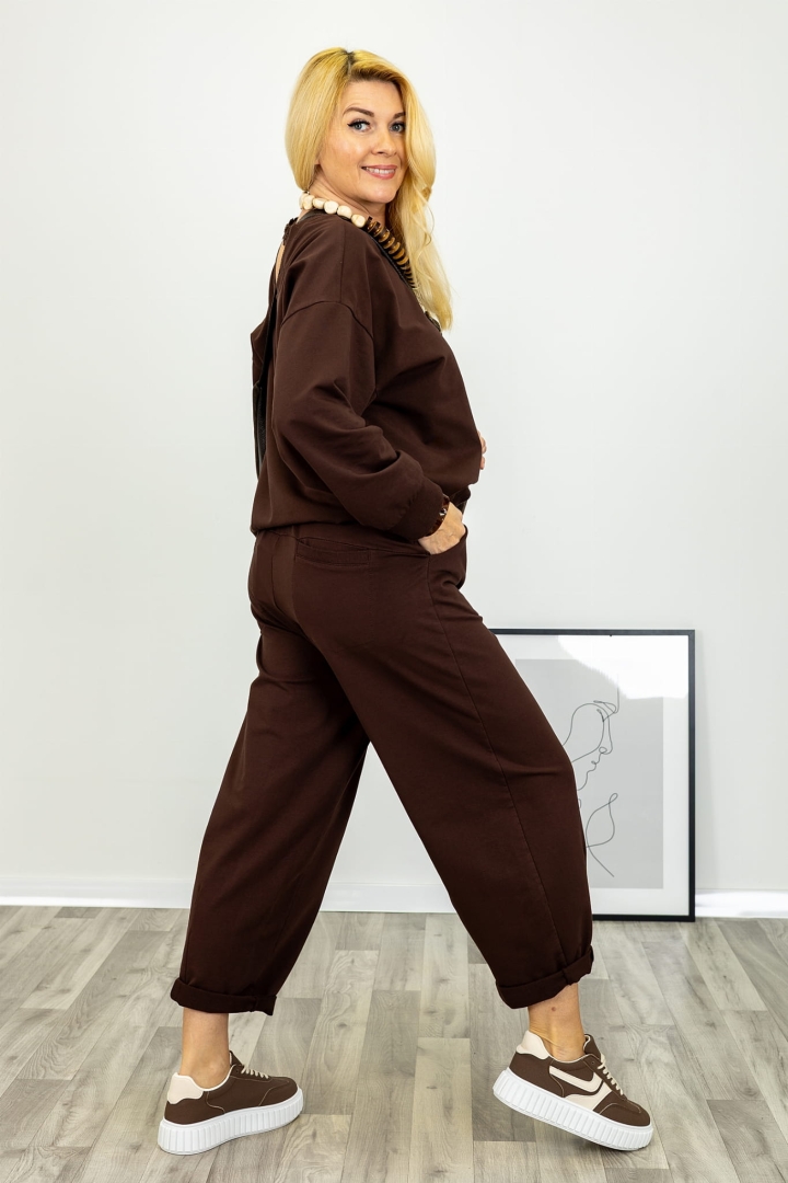 spodnie wide leg brązowe z funkcjonalnymi kieszeniami i gumką w pasie
