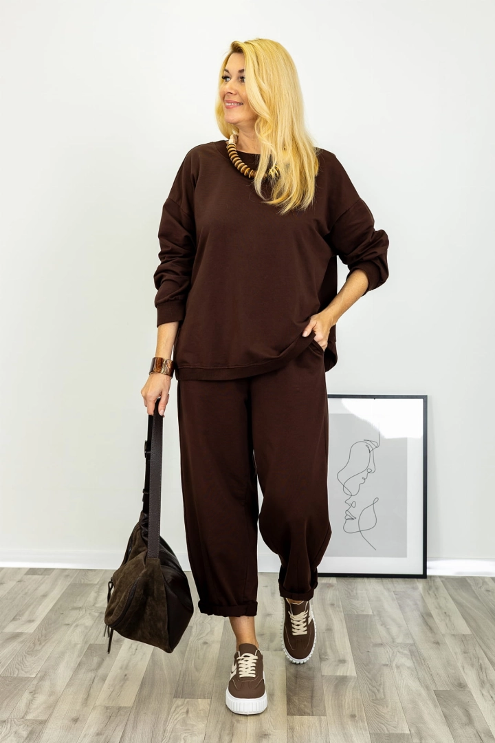 bluza Roccamontepiano brązowa z ażurową wstawką podkreślającą dekolt z tyłu