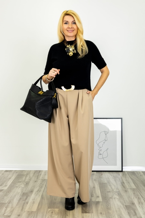 Czarna gładka bluzka dzianinowa z krótkim rękawem Castelpetroso