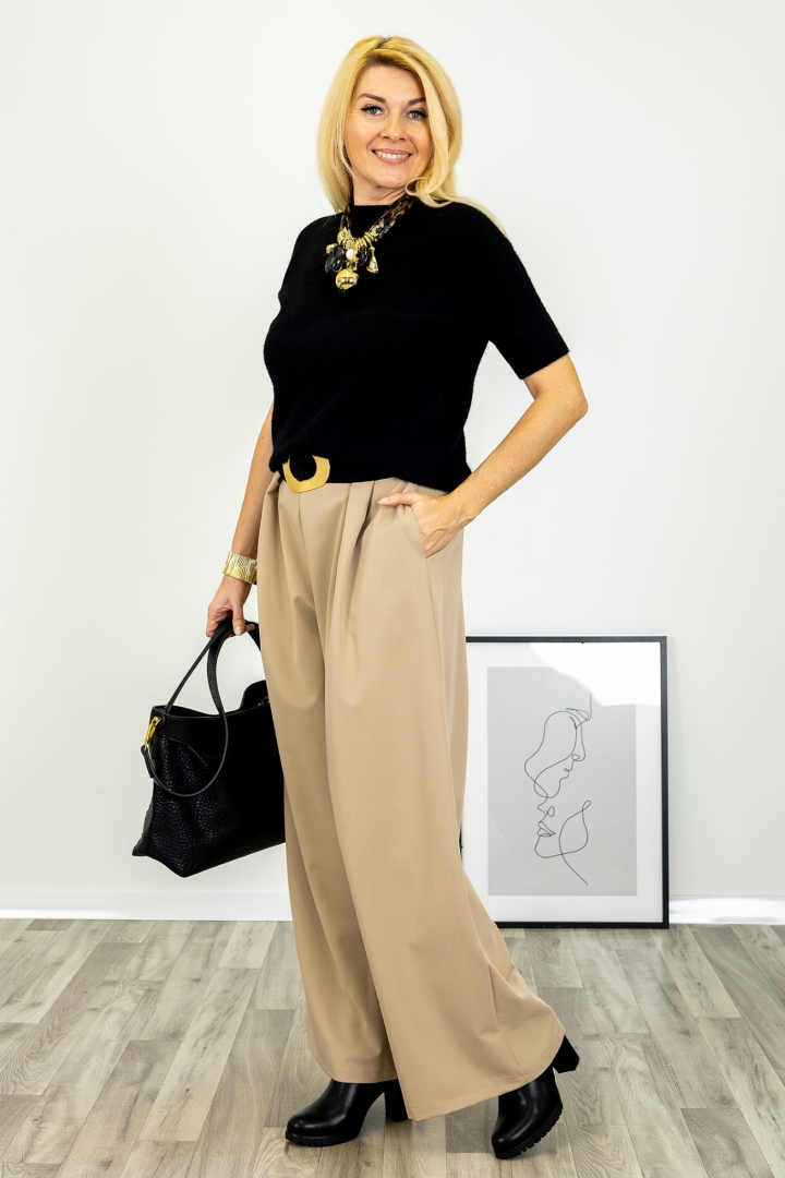 Bluzka dzianinowa z krótkim rękawem w czarnym kolorze Castelpetroso