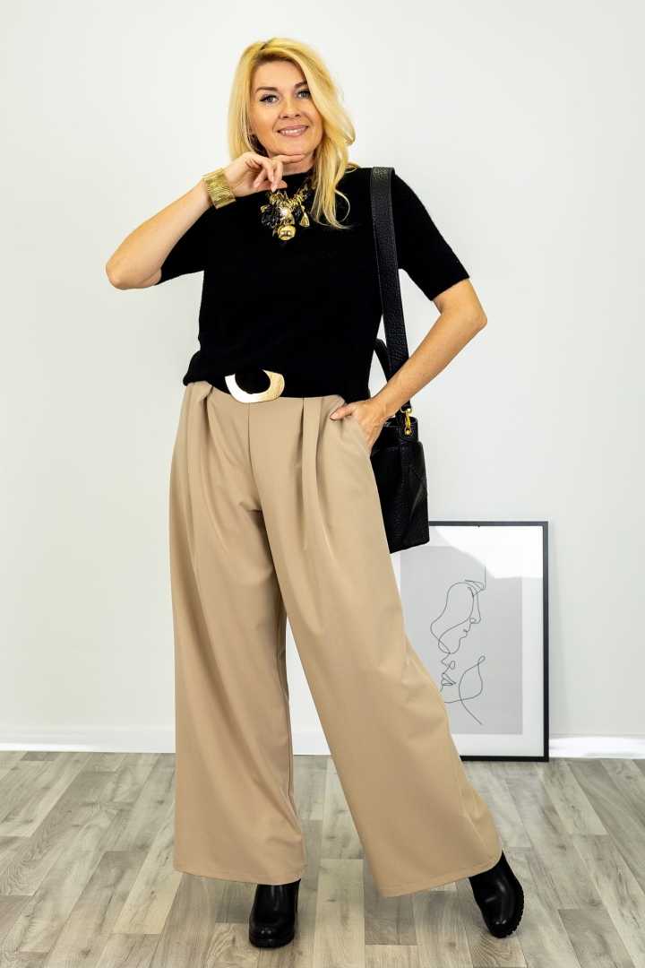 Dzianinowa bluzka gładka z krótkim rękawem w kolorze czarnym Castelpetroso