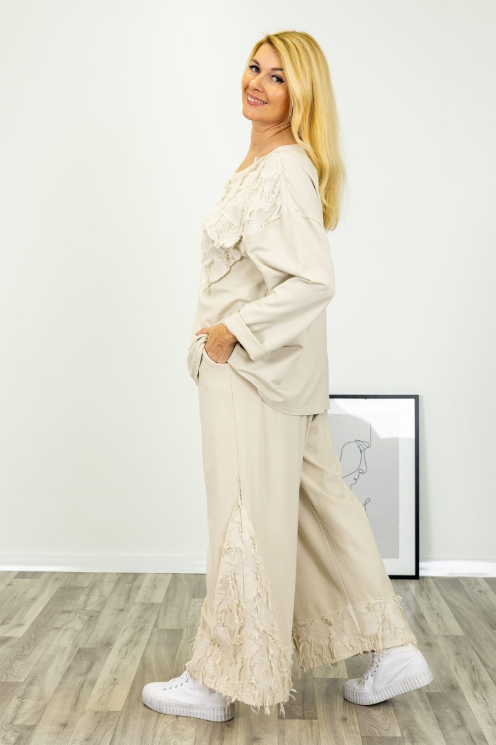 Spodnie damskie Giardinello beżowe z kieszeniami bocznymi