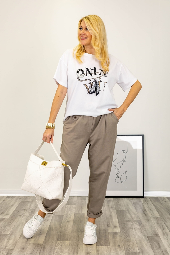 Biała bluzka Bergolo z okrągłym dekoltem i ozdobną apaszką w formie dekoracji