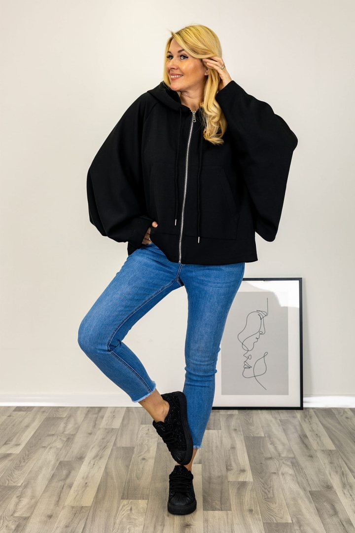 Bluza Geracisiculo czarna asymetryczna z kapturem i zapięciem na suwak