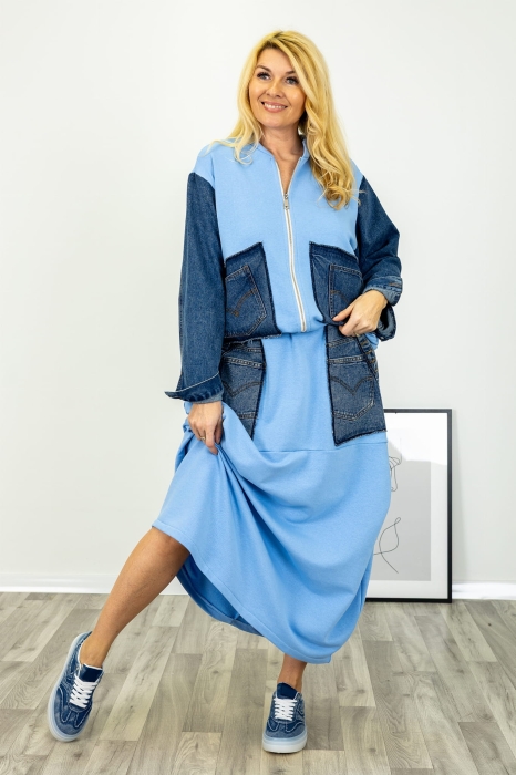 Spódnica Grosotto błękitna maxi na gumce z zakładkami po bokach i jeansowymi kieszeniami z przeszyciem Antaresa