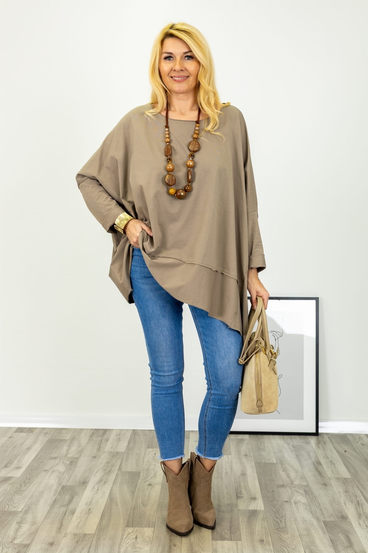 Bluzka asymetryczna oversize z długim rękawem i obniżoną linią ramion Menarolam fango