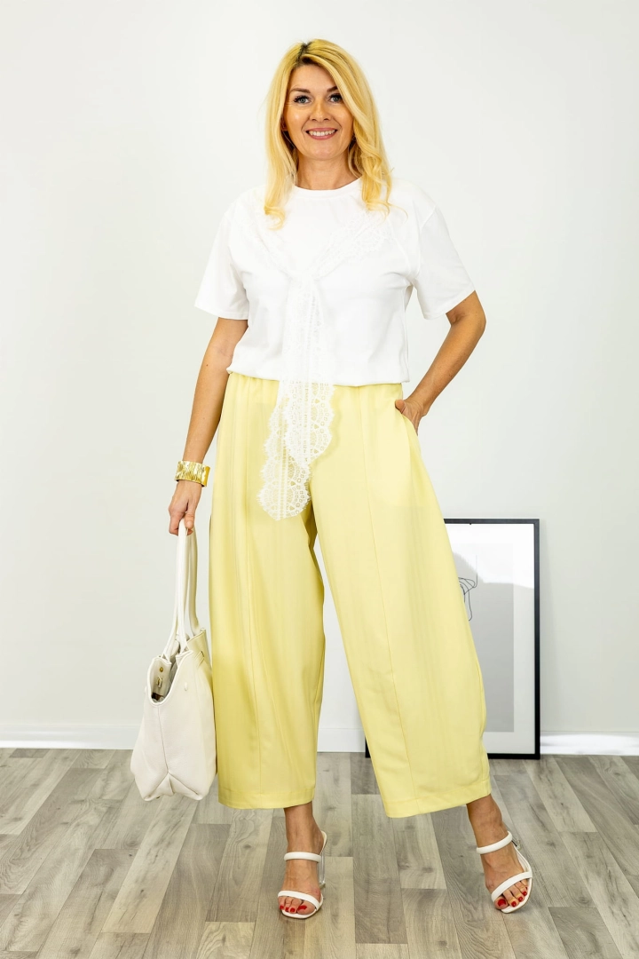 Biały t-shirt Poggiridentita z koronkowym wiązaniem z przodu