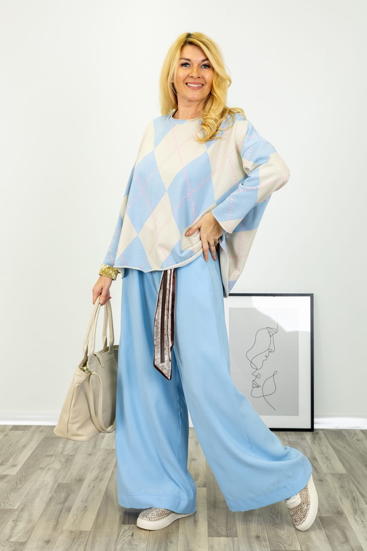 Bluzka z długim rękawem w romby z motywem serduszek i obniżoną linią ramion Ripacandida błękitna z beżem