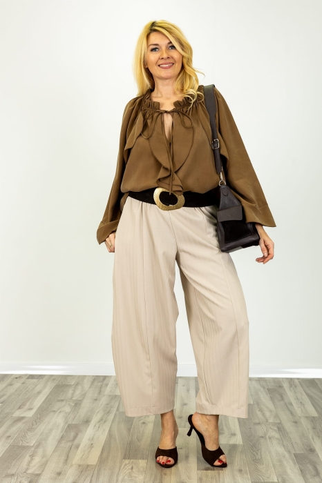 Spodnie wide leg Acreide beżowe z prążkowanego materiału i gumką w pasie