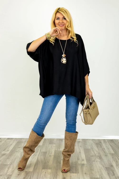 Bluzka oversize z gładkiej satynowej tkaniny z szerokim rękawem plus size Bastianuova czarna