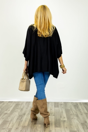 Bluzka satynowa plus size o kroju oversize z przeszyciem na rękawie Bastianuova czarna