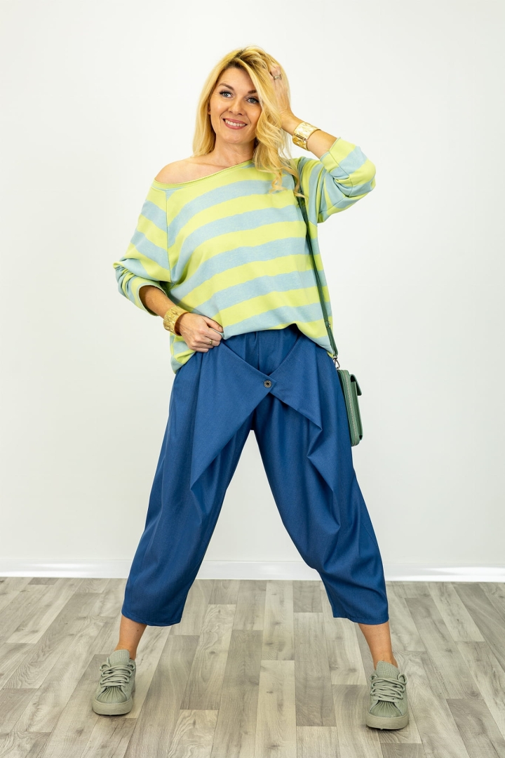 Lanzada spodnie jeansowe denim blue na gumce z kopertowym przodem zapinane na guzik z kieszeniami marki Antaresa