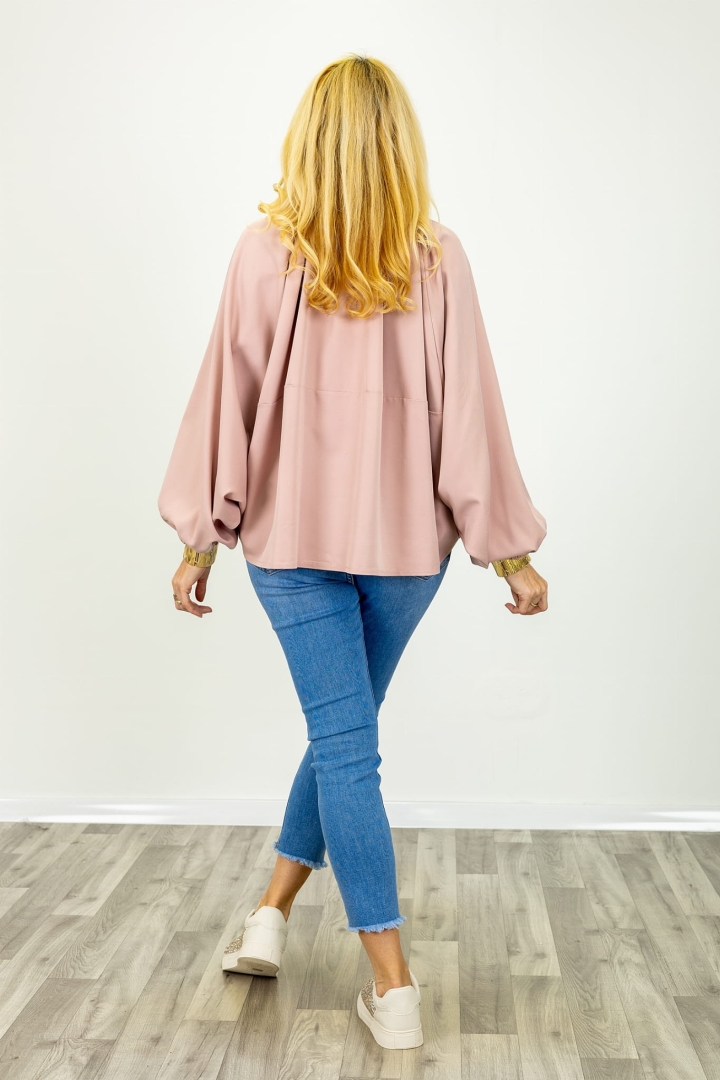 Pudrowo różowa kurtka bomberka Mosciano z kieszeniami i klasycznym kołnierzem