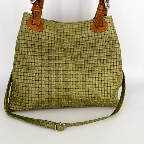 Torebka shopper skórzana o pojemnym wnętrzu i casualowym charakterze khaki.