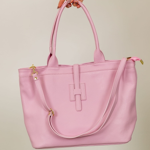 Pojemna skórzana torebka shopper pudrowy róż do codziennego użytku.