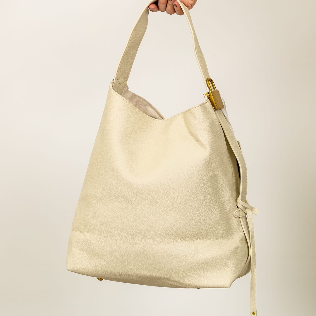 Włoska torebka shopperka beżowa jasna z miękkiej skóry ekologicznej.